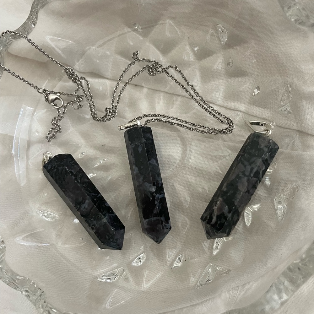 Indigo Gabbaro Point Pendants